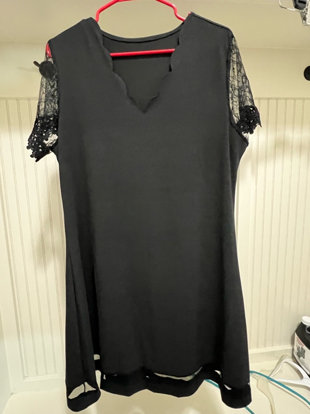 Women’s Black Lace Sleeve V-Neck Tunic Dress